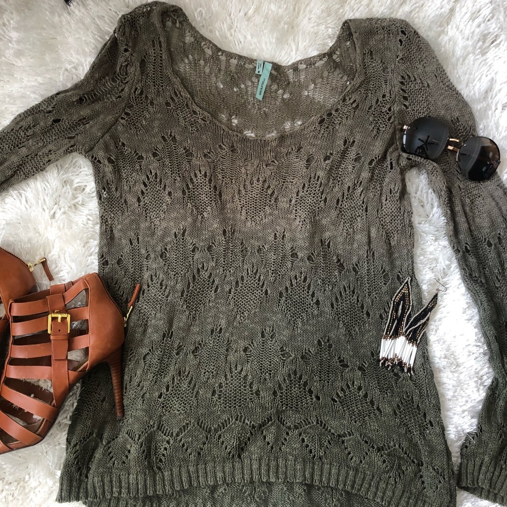 🎉🥂 Ombré Green Sweater 🥂🎉